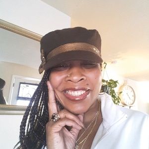 Meet your Posher, Anise